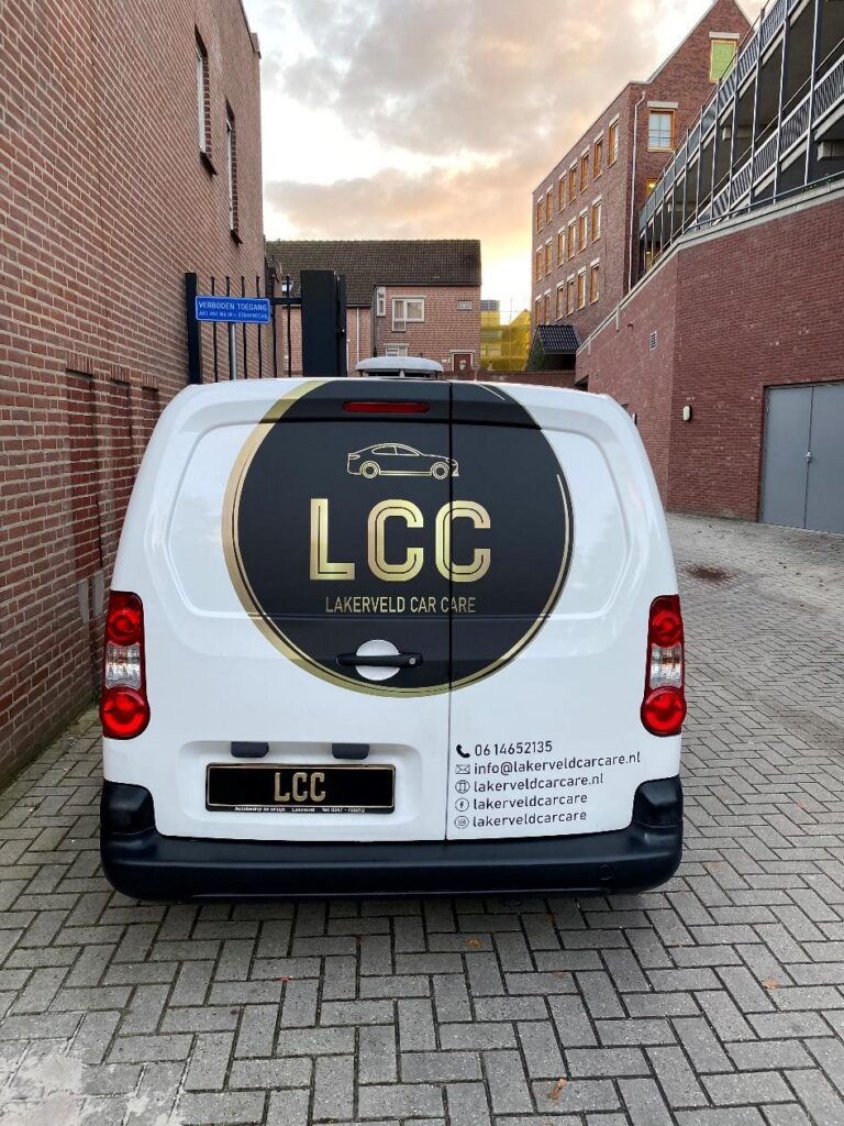 Lakerveld Car Care eigen werkbus